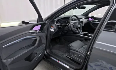 Audi e-tron 2023, 5134 км, за 51228.3 USD - фото 10