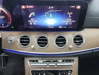 Mercedes-Benz E-Class 2021, 79319 км, за 22305.37 USD - фото 10