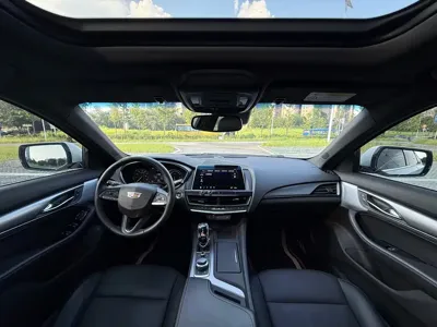 Cadillac CT5 2022, 27000 км, за 18977.72 USD