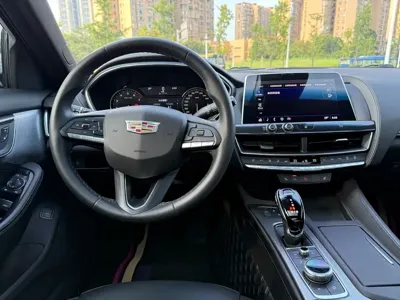 Cadillac CT5 2022, 27000 км, за 18977.72 USD