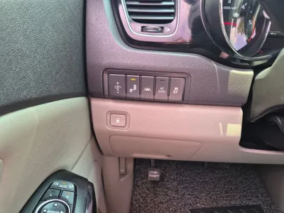 Kia Canival 2018, 72972 км, за 9902.29 USD - фото 14