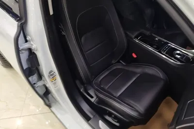 Jaguar XF 2016, 75800 км, за 13614 USD - фото 24