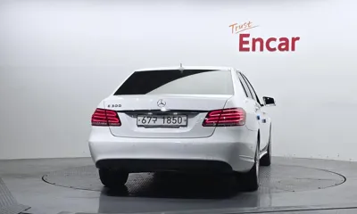 Mercedes-Benz E-Class 2014, 138028 км, за 6175.65 USD