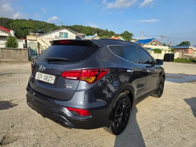 Hyundai Santafe 2017, 133000 км, за 8131.68 USD