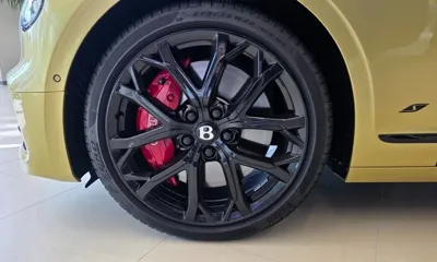 Bentley Flying Spur 2024, 3500 км, за 210194.35 USD