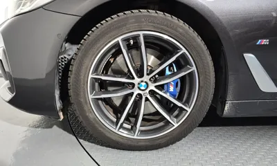 BMW 5-Series 2023, 54618 км, за 29641.71 USD