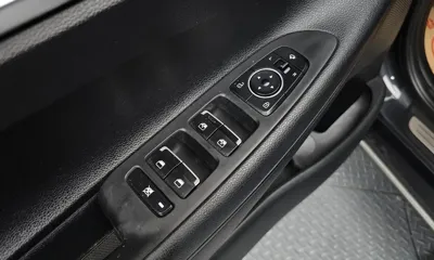 Hyundai Grandeur 2018, 125523 км, за 8205.33 USD - фото 13