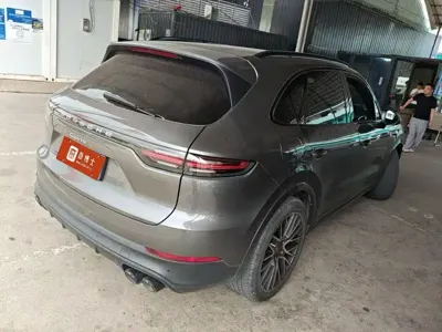 Porsche Cayenne 2022, 60000 км, за 64713.14 USD