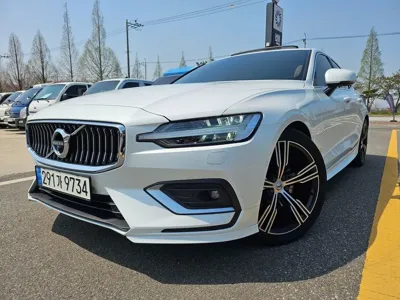 Volvo S60 · 2021 год