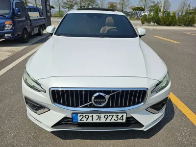Volvo S60 2021, 95000 км, за 16870.16 USD
