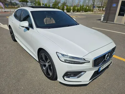 Volvo S60 2021, 95000 км, за 16870.16 USD