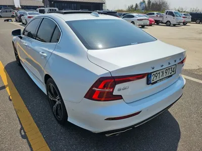 Volvo S60 2021, 95000 км, за 16870.16 USD - фото 6