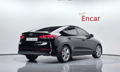 Hyundai Avante 2018, 98883 км, за 6449.51 USD