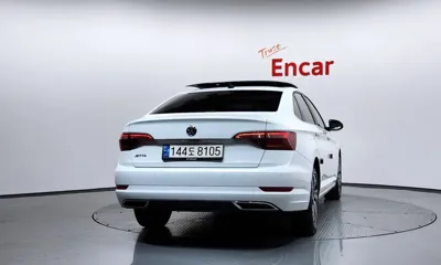 Volkswagen Jetta 2021, 95144 км, за 11319.29 USD