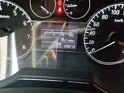 Nissan Tiida 2015, 39600 км, за 4196.38 USD - фото 9