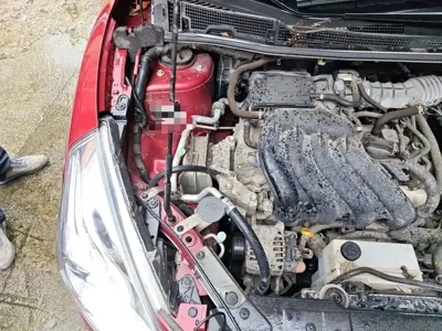 Nissan Tiida 2015, 39600 км, за 4196.38 USD - фото 23