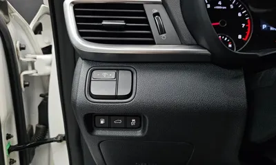 Kia K5 2019, 42629 км, за 9915.4 USD - фото 17