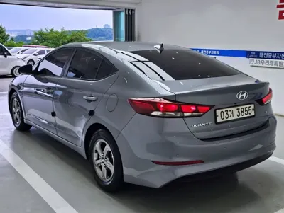 Hyundai Avante 2018, 126036 км, за 4594.98 USD