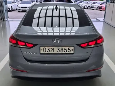 Hyundai Avante 2018, 126036 км, за 4594.98 USD