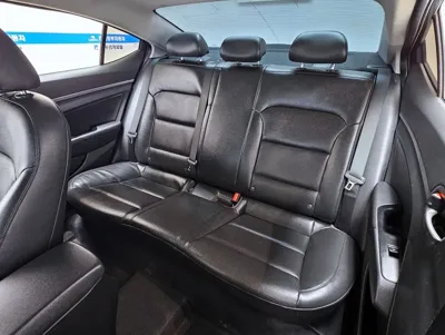 Hyundai Avante 2018, 126036 км, за 4594.98 USD - фото 11