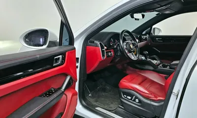 Porsche Cayenne 2020, 59932 км, за 59795.17 USD - фото 11