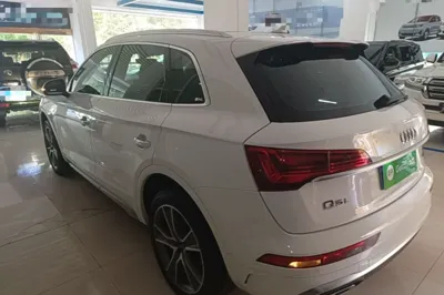 Audi Q5L 2021, 108500 км, за 27832 USD
