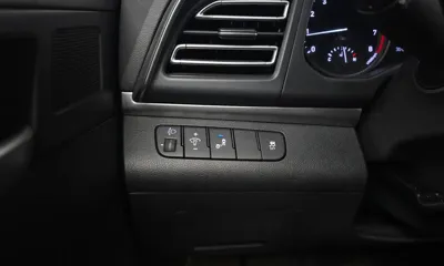 Hyundai Avante 2019, 62330 км, за 6874.67 USD - фото 16