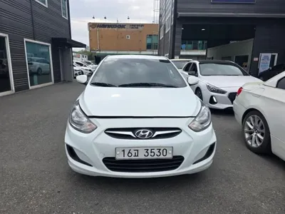 Hyundai Accent · 2012 год