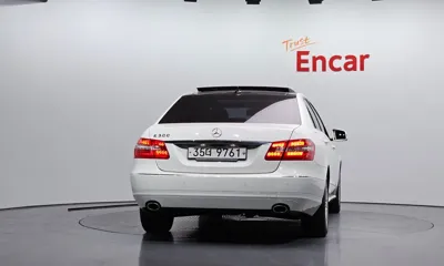 Mercedes-Benz E-Class 2012, 83805 км, за 3893.91 USD - фото 4
