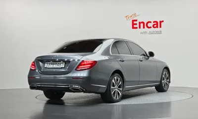 Mercedes-Benz E-Class 2019, 78584 км, за 17781.61 USD