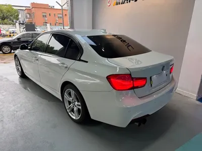 BMW 3 Series 2018, 108000 км, за 12330.54 USD