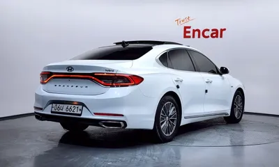 Hyundai Grandeur 2018, 186657 км, за 8865.6 USD