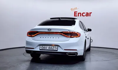 Hyundai Grandeur 2018, 186657 км, за 8865.6 USD