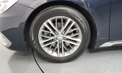 Hyundai Grandeur 2018, 129006 км, за 7358.21 USD