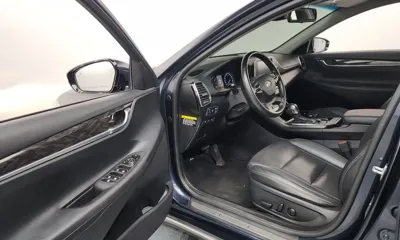 Hyundai Grandeur 2018, 129006 км, за 7358.21 USD - фото 10