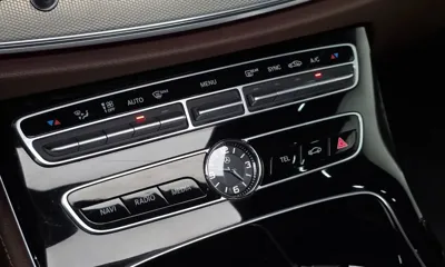 Mercedes-Benz E-Class 2018, 89914 км, за 13062.89 USD - фото 19