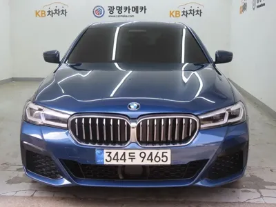 BMW 5-Series · 2021 год