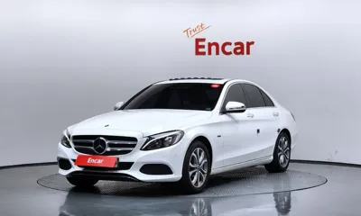 Mercedes-Benz C-Class · 2018 год
