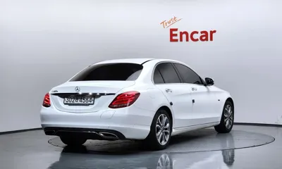 Mercedes-Benz C-Class 2018, 61996 км, за 12669.83 USD