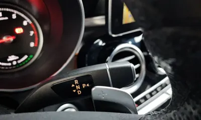 Mercedes-Benz C-Class 2018, 61996 км, за 12669.83 USD - фото 9