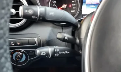 Mercedes-Benz C-Class 2018, 61996 км, за 12669.83 USD - фото 19