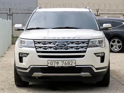 Ford Explorer · 2018 год