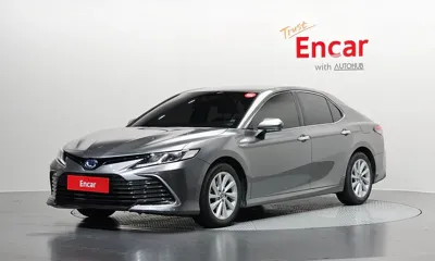 Toyota Camry · 2023 год