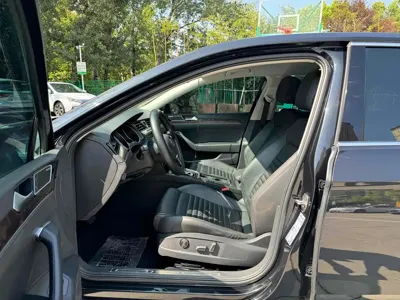 Volkswagen Magotan 2019, 44000 км, за 12212.83 USD