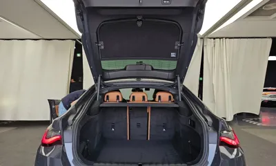 BMW i4 2023, 50124 км, за 35118.81 USD - фото 20