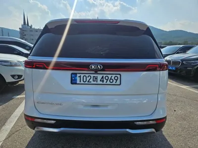 Kia Canival 2021, 109252 км, за 15309.45 USD