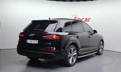 Audi Q7 2022, 73349 км, за 41693.83 USD