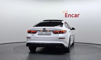 Kia K5 2019, 82517 км, за 9055.38 USD