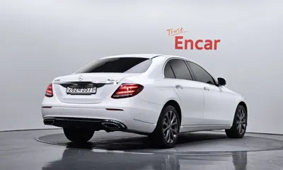 Mercedes-Benz E-Class 2018, 110005 км, за 15099.33 USD