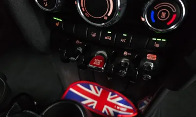 MINI Cooper 2020, 56401 км, за 9518.18 USD - фото 18